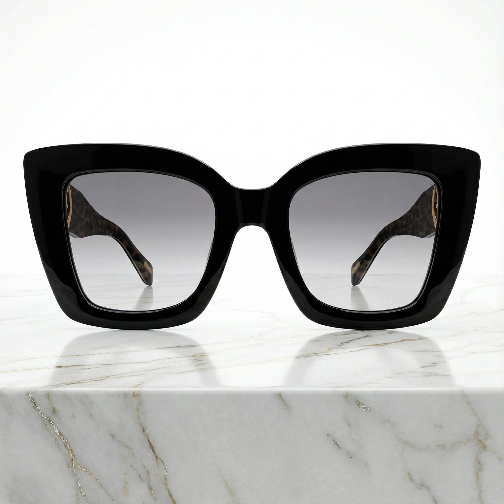 Just Cavalli– Montura Negra con Detalle Dorado & Patilla Animal Print